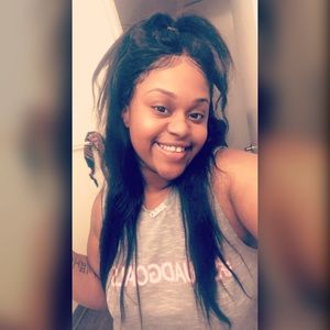 Meet your Posher, Akilah